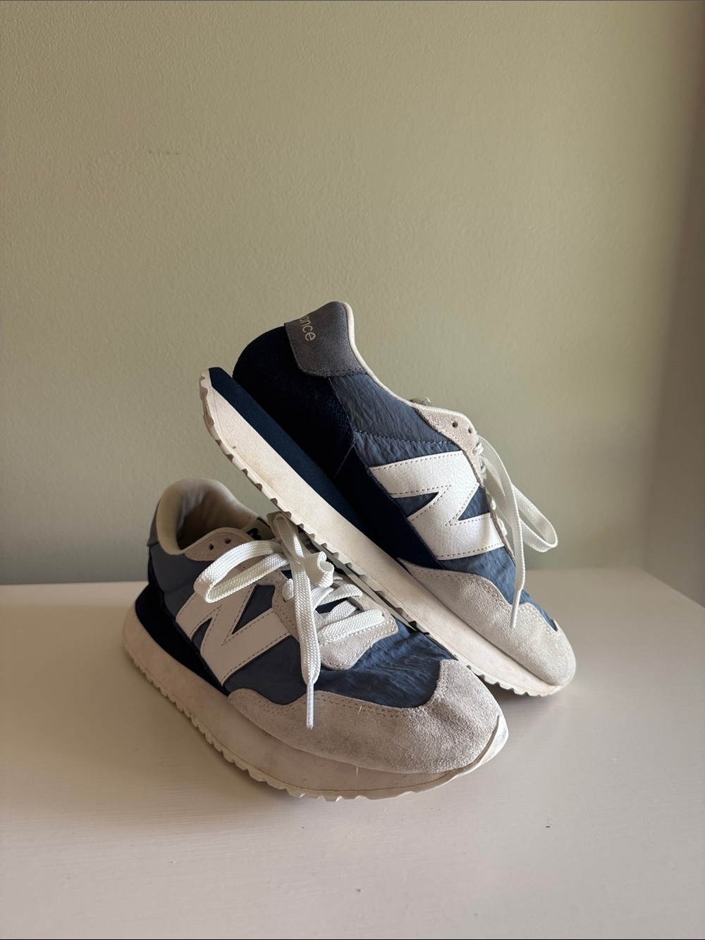 New Balance 237 Sneakers in Navy, Gray and White Retro - Picture 2 of 9